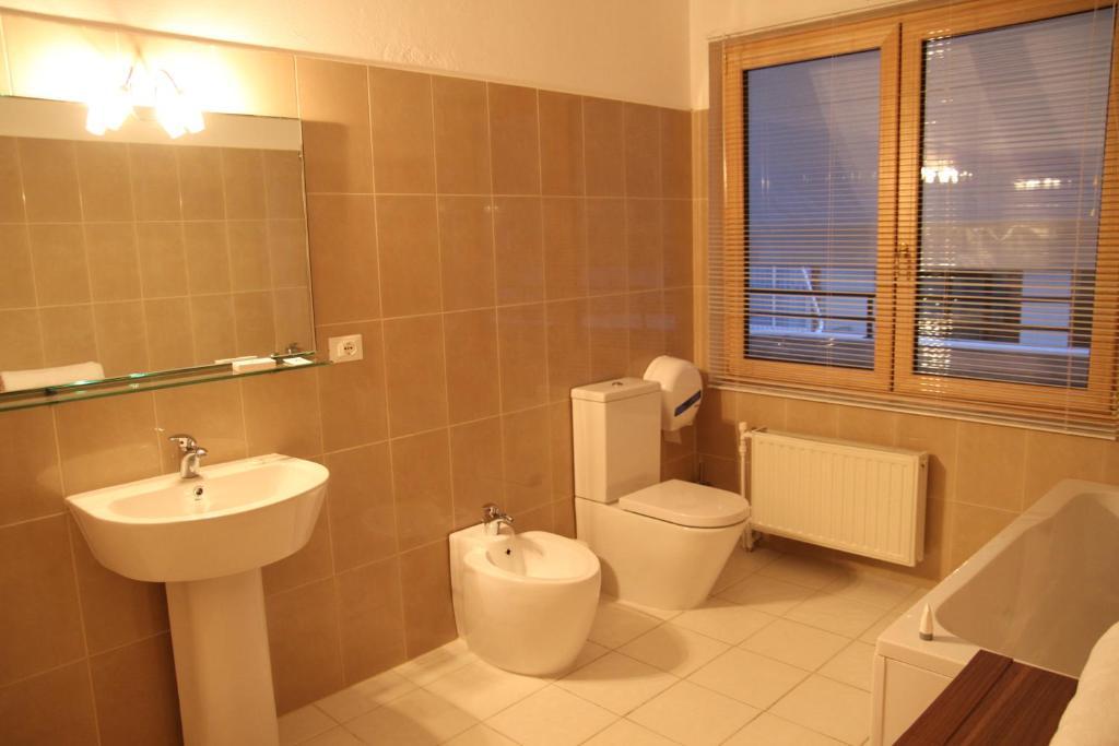 Hotel De Paris Tirana Værelse billede