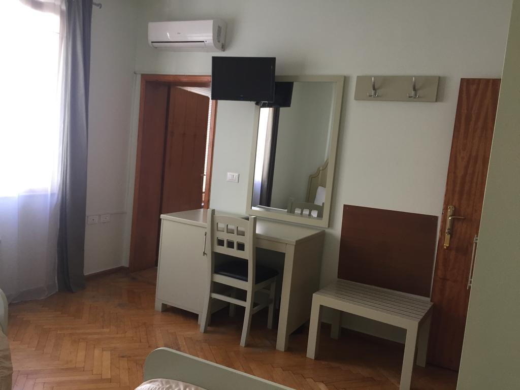 Hotel De Paris Tirana Eksteriør billede